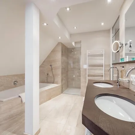 Garni Christine Hotel 4*