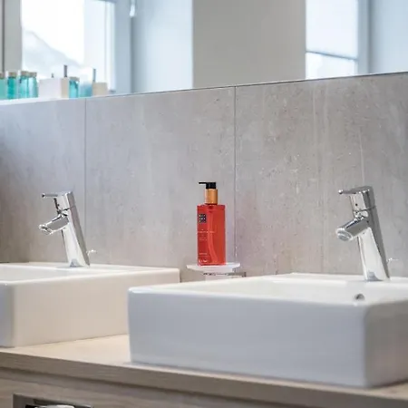 Garni Christine イシュグル