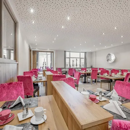 Garni Christine イシュグル