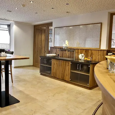 Garni Christine ホテル イシュグル