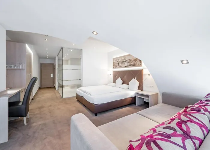 Garni Christine Hotel 4*