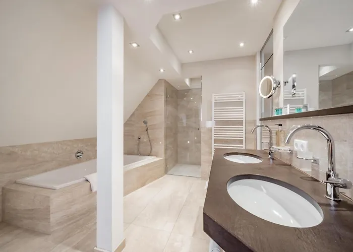 Garni Christine Hotel 4*