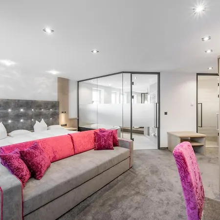 Garni Christine Hotel 4*