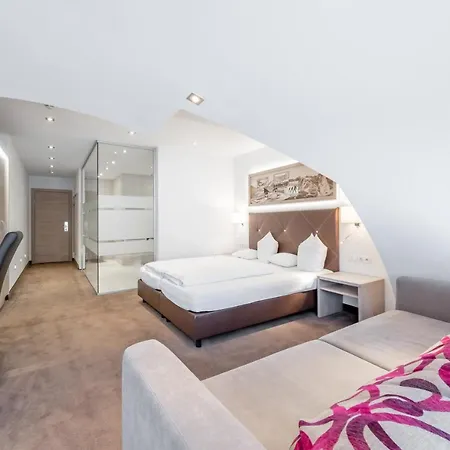 Garni Christine Hotel 4*