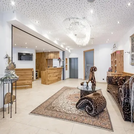 Hotel Garni Christine 4*